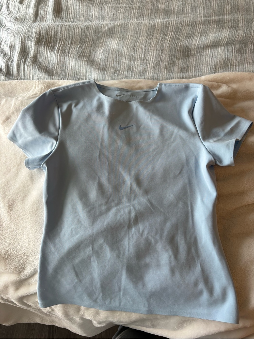 Nike Women’s Light Blue Short Sleeve Athletic Form Top